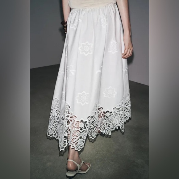 ZARA NWT $119 WOMAN SS25 ZW COLLECTION EMBROIDERED MIDI SKIRT WHITE | 6303/041 - Picture 12 of 14
